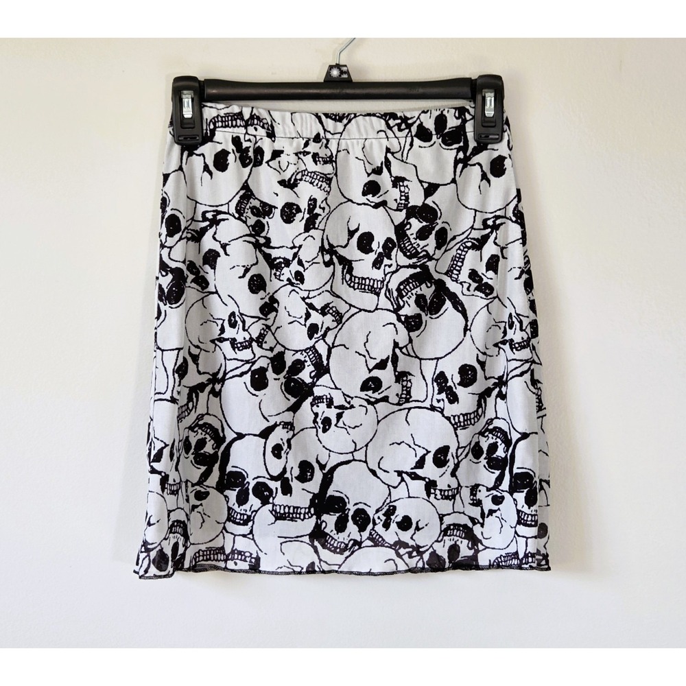Rumwe All Over Skull Black on White Mini Skirt Size M Grunge Goth